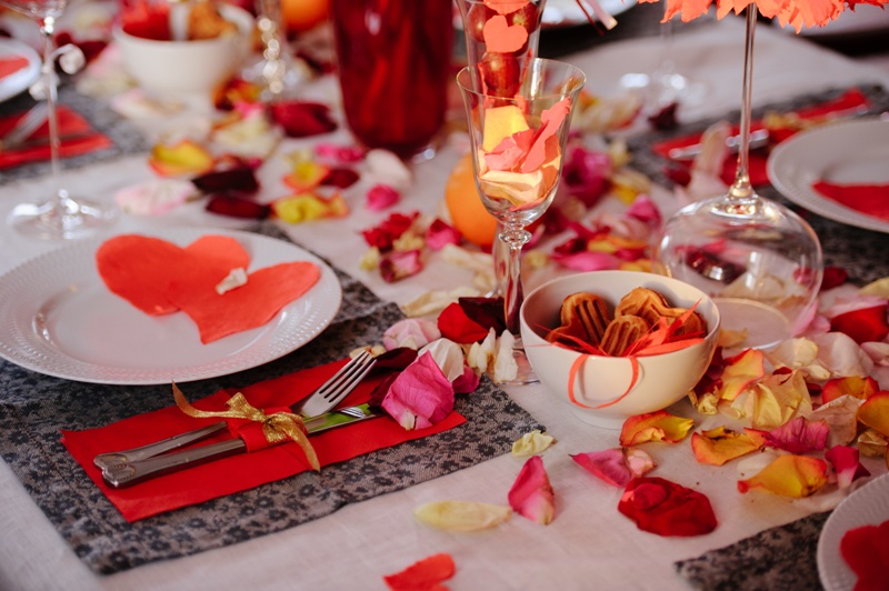 beautiful romantic table, Valentine's day, gentle evening
