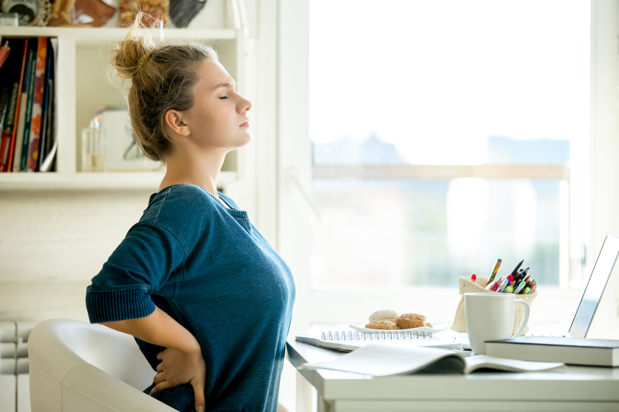 姿勢美人は腰痛知らず オフィスでの腰痛 猫背を解消できるクッション8選 こいとり 結婚相談所エン婚活エージェント